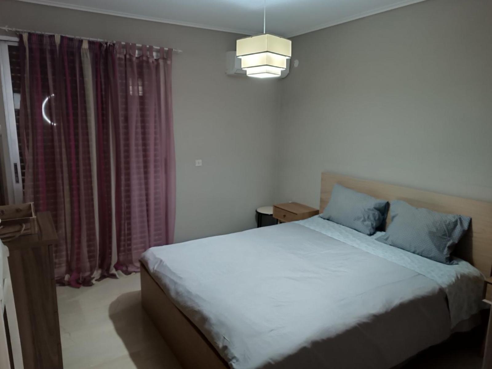 Comfortable Beachfront Apartment Loutráki Exterior photo